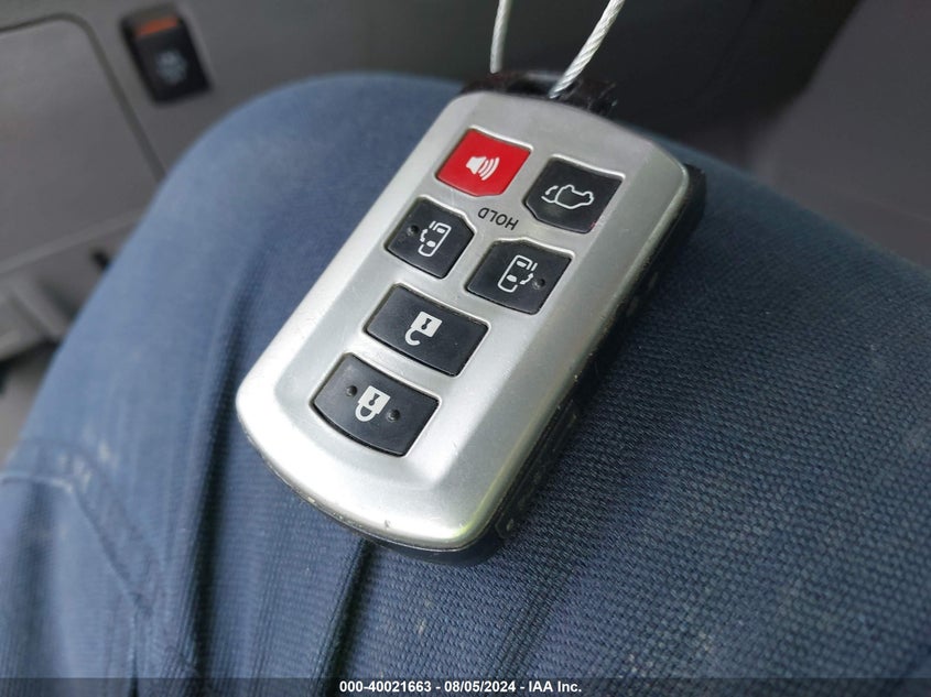 2019 TOYOTA SIENNA XLE 8 PASSENGER - 5TDYZ3DC2KS009281