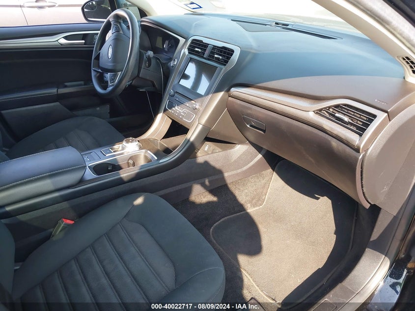 VIN 3FA6P0HD6JR231957 2018 FORD FUSION SE