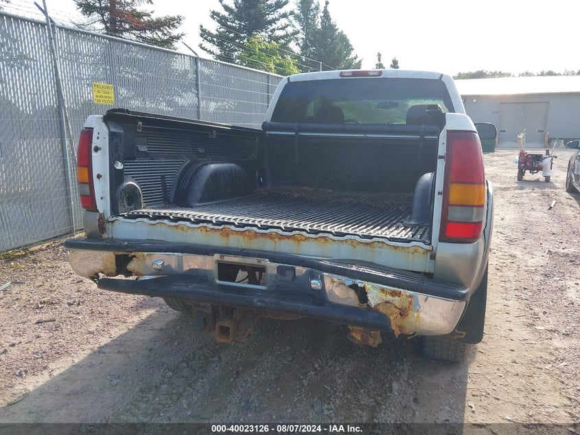 2002 Chevrolet Silverado K1500 VIN: 2GCEK19T321141221 Lot: 40023126
