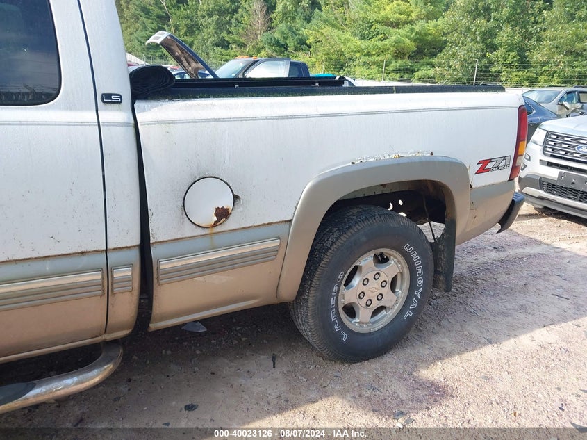2002 Chevrolet Silverado K1500 VIN: 2GCEK19T321141221 Lot: 40023126