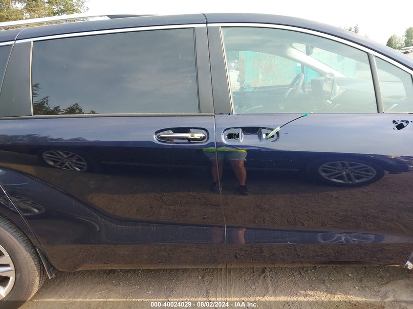 2022 TOYOTA SIENNA LIMITED - 5TDZSKFC4NS064156