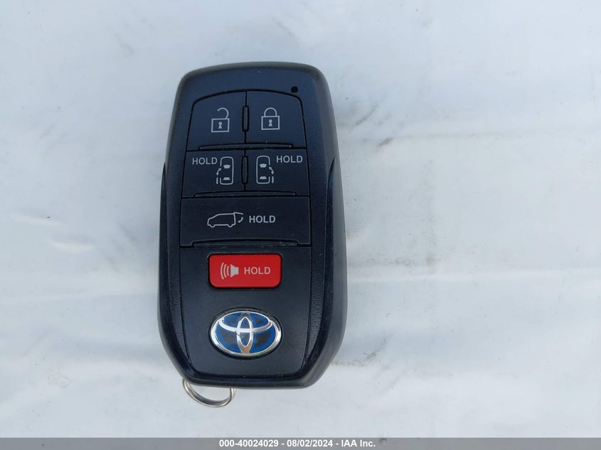 2022 TOYOTA SIENNA LIMITED - 5TDZSKFC4NS064156