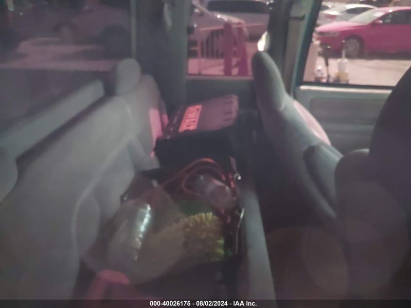 1996 Chevrolet Gmt-400 C1500 VIN: 2GCEC19W7T1165949 Lot: 40026175