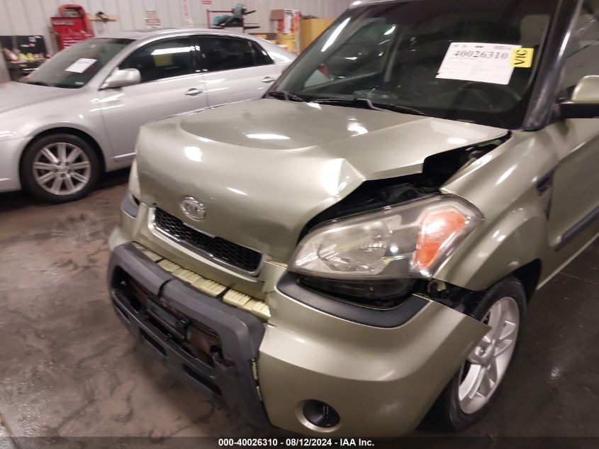 2010 Kia Soul + VIN: KNDJT2A2XA7104110 Lot: 40026310