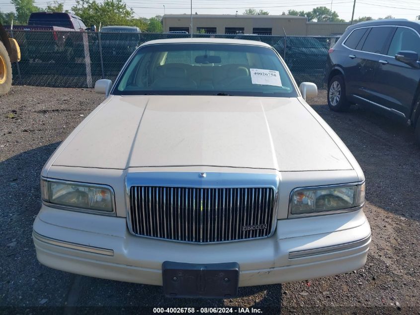 1995 Lincoln Town Car Cartier VIN: 1LNLM83W7SY652971 Lot: 40026758