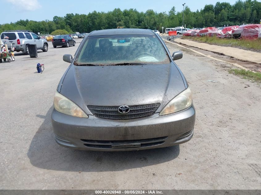 2004 Toyota Camry Le VIN: 4T1BE32K84U825689 Lot: 40026948