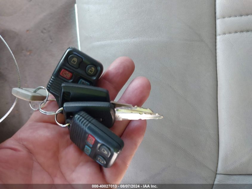 2007 Lincoln Town Car Signature Limited VIN: 1LNHM82V37Y634411 Lot: 40027013