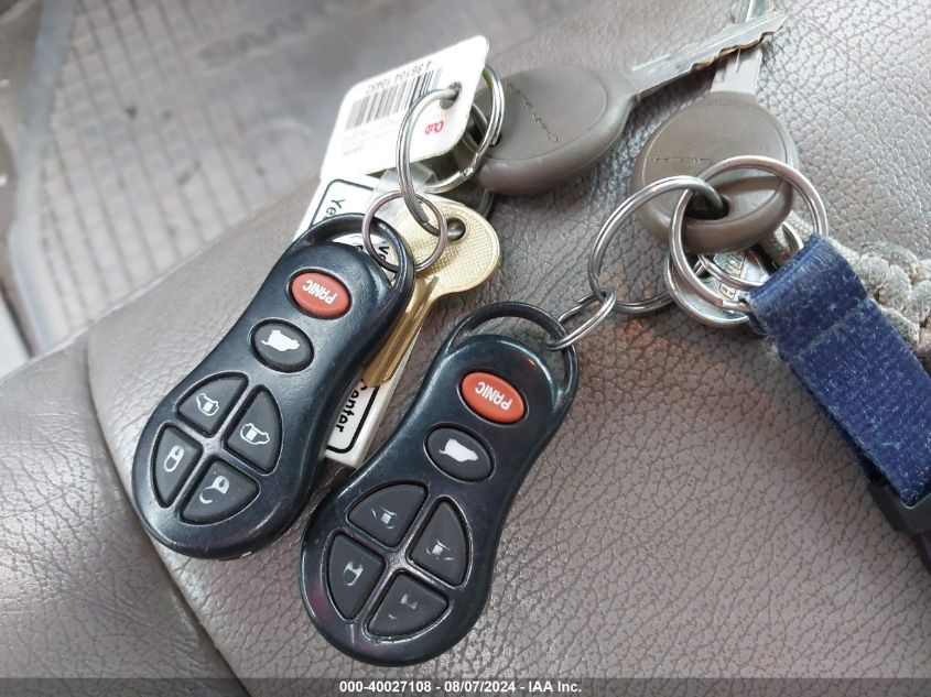 2001 Chrysler Town & Country Limited VIN: 2C8GT64L41R178576 Lot: 40027108