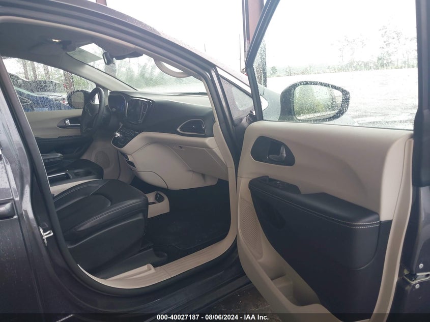 VIN 2C4RC1BG4PR594512 2023 CHRYSLER PACIFICA TOURING L