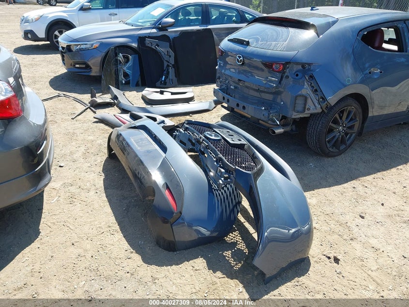 2019 Mazda Mazda3 Premium Package VIN: JM1BPBNM0K1136234 Lot: 40027309