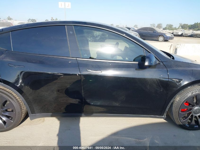 2022 Tesla Model Y Performance Dual Motor All-Wheel Drive VIN: 7SAYGDEF0NF381640 Lot: 40027641