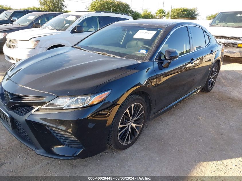 JTNB11HK8J3067829 2018 TOYOTA CAMRY - Image 2