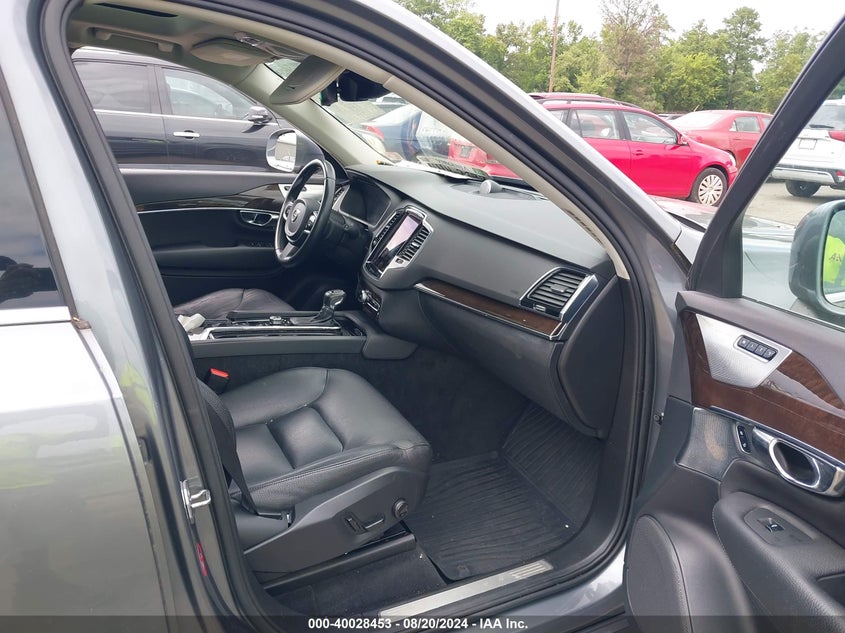 2016 VOLVO XC90 T6 MOMENTUM - YV4A22PK3G1042875