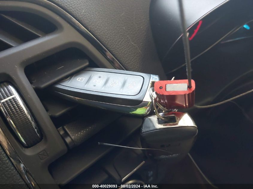 2015 Ford Escape Titanium VIN: 1FMCU0JXXFUC75823 Lot: 40029093