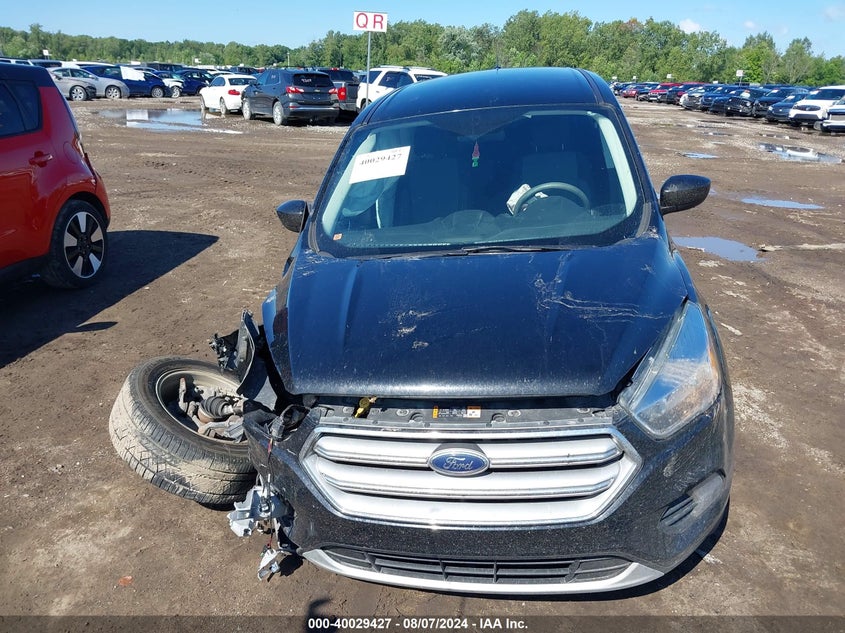 VIN 1FMCU9GD0HUC77858 2017 FORD ESCAPE SE