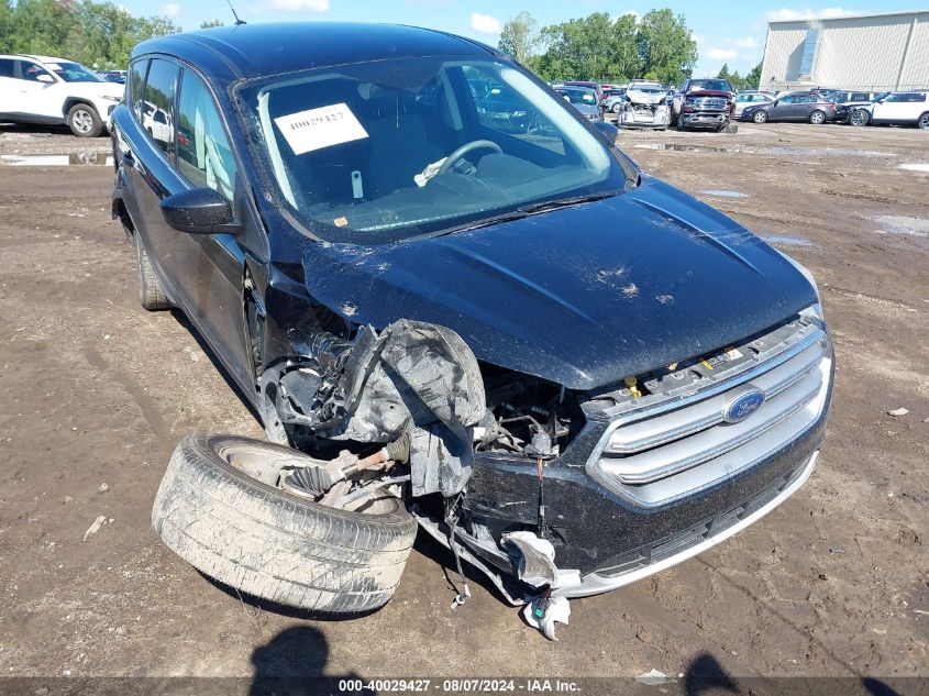VIN 1FMCU9GD0HUC77858 2017 FORD ESCAPE SE