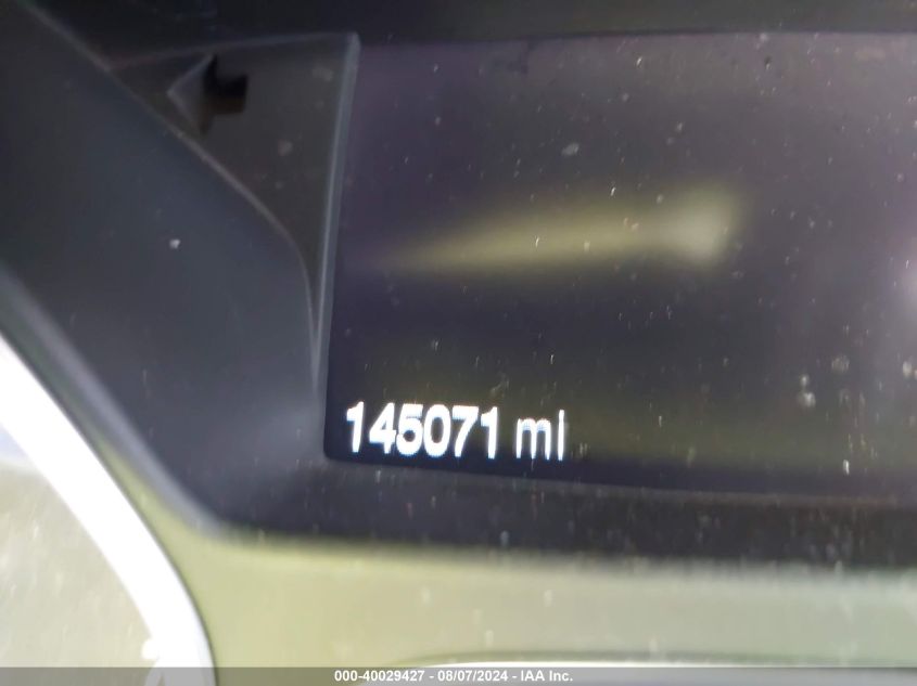 VIN 1FMCU9GD0HUC77858 2017 FORD ESCAPE SE