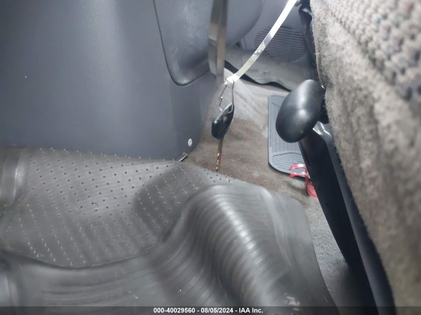 2000 Dodge Ram Wagon 2500 VIN: 2B5WB25Y4YK178656 Lot: 40029560