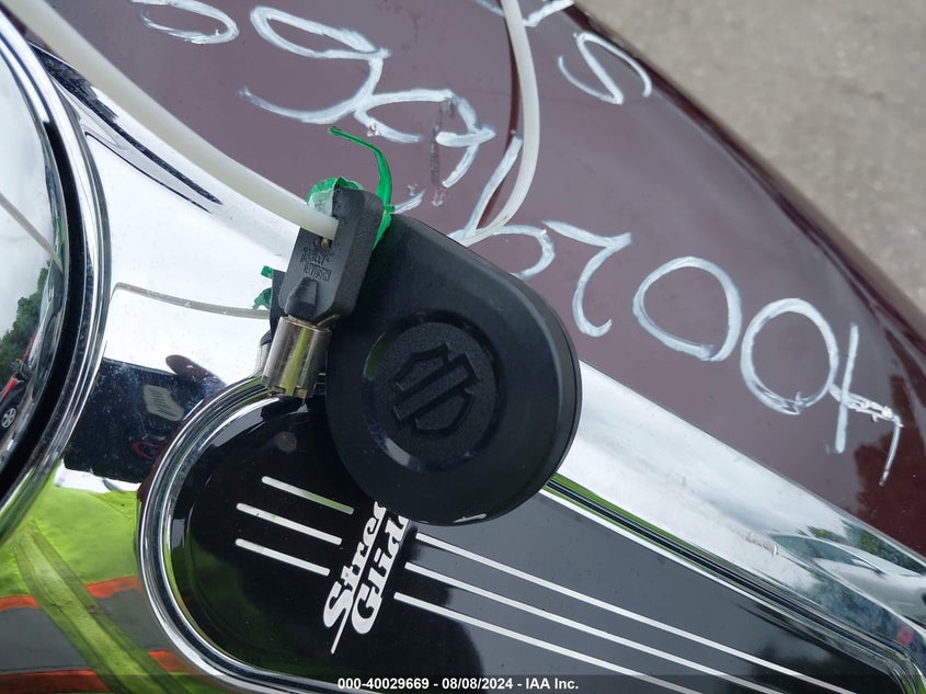 2022 HARLEY-DAVIDSON FLHX - 1HD1KBC1XNB651161