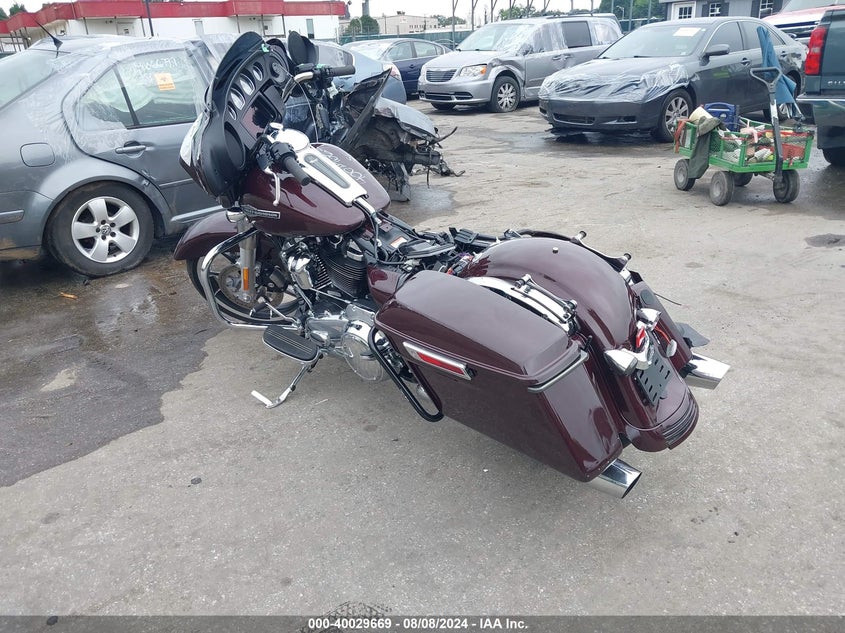 2022 HARLEY-DAVIDSON FLHX - 1HD1KBC1XNB651161