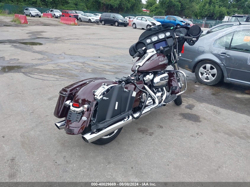 2022 HARLEY-DAVIDSON FLHX - 1HD1KBC1XNB651161