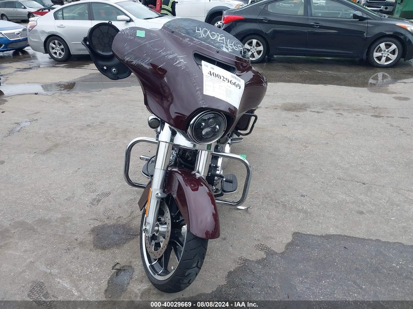 2022 HARLEY-DAVIDSON FLHX - 1HD1KBC1XNB651161