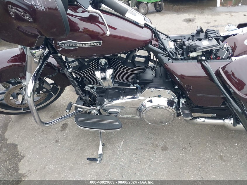 2022 HARLEY-DAVIDSON FLHX - 1HD1KBC1XNB651161