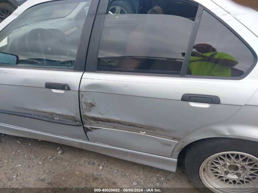 1998 BMW 328 I Automatic VIN: WBACD4323WAV61606 Lot: 40029682