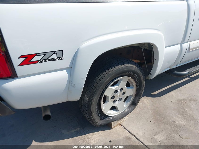 2005 Chevrolet Silverado K1500 VIN: 2GCEK13T451307713 Lot: 40029969