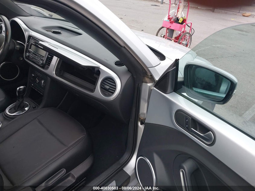 2013 VOLKSWAGEN BEETLE - 3VWJP7AT6DM633555