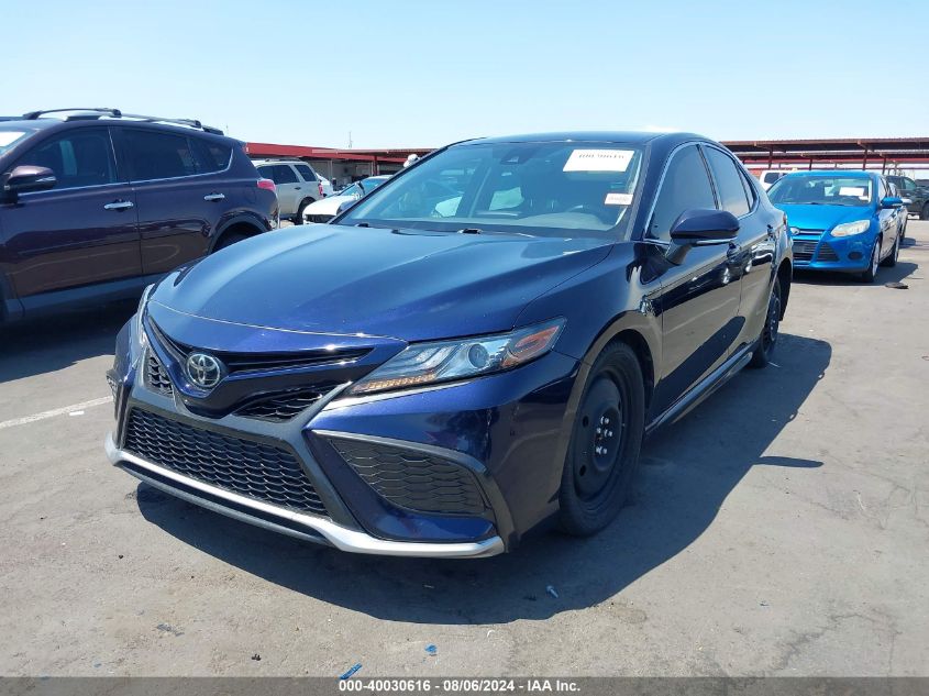 4T1K61AK8MU577155 2021 TOYOTA CAMRY - Image 2