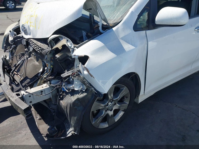 2014 Toyota Sienna Se 8 Passenger VIN: 5TDXK3DC4ES471037 Lot: 40030833