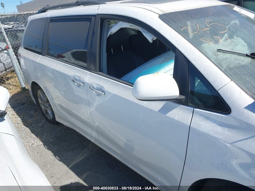 2014 Toyota Sienna Se 8 Passenger VIN: 5TDXK3DC4ES471037 Lot: 40030833