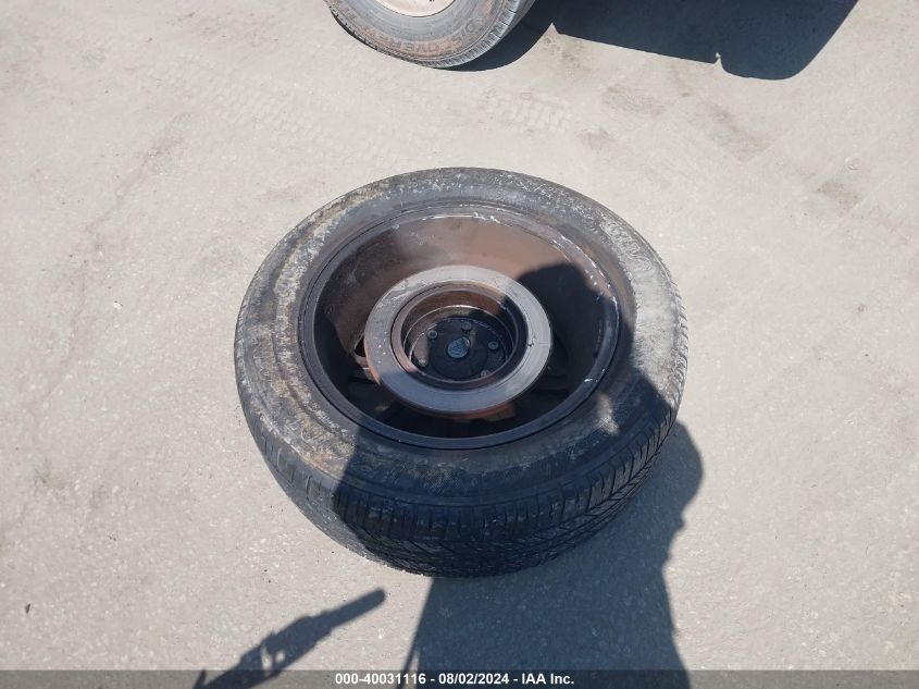 2013 Chevrolet Suburban 1500 Lt VIN: 1GNSKJE76DR359635 Lot: 40031116