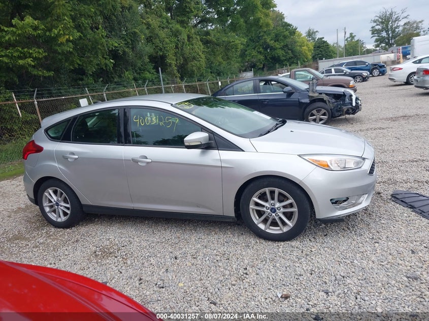 VIN 1FADP3K21JL215664 2018 FORD FOCUS SE