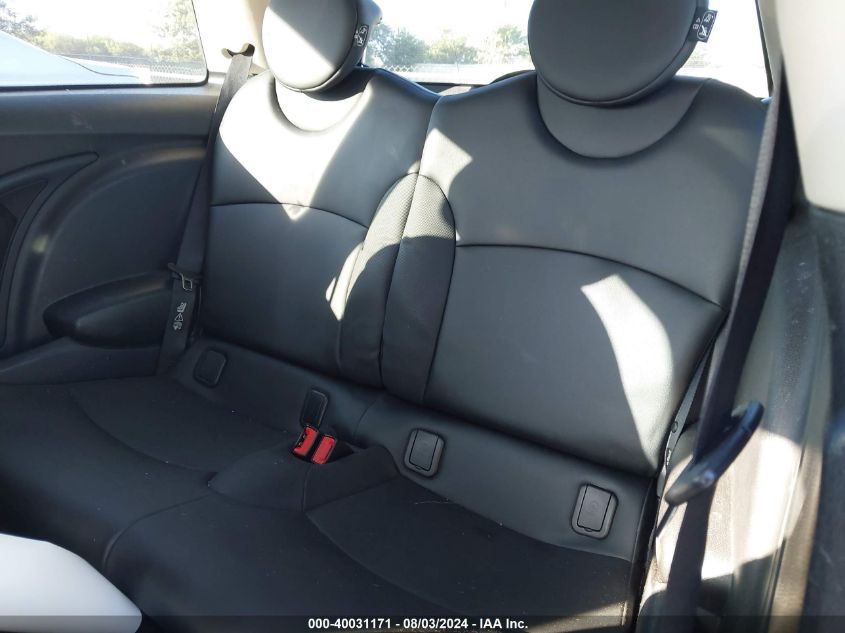 2011 Mini Cooper S VIN: WMWSV3C52BTY12935 Lot: 40031171