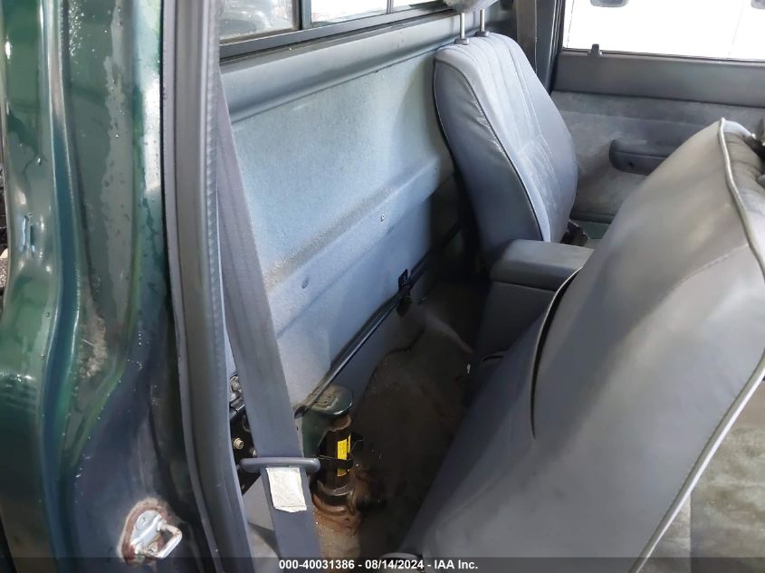 2000 Toyota Tacoma Prerunner VIN: 4TANM92N0YZ583163 Lot: 40031386