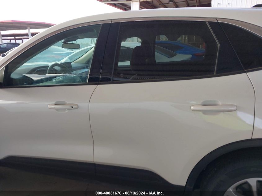 2022 Ford Escape Se VIN: 1FMCU9G69NUA60810 Lot: 40031670