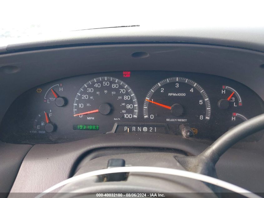 2000 Ford Expedition Xlt VIN: 1FMRU1569YLB51276 Lot: 40032180