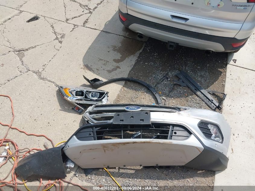 2019 Ford Escape Titanium VIN: 1FMCU9J98KUA55810 Lot: 40032203