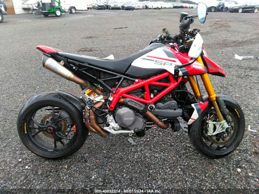 2022 Ducati Hypermotard 950/950 Sp VIN: ZDMBAJDT3NB008576 Lot: 40032214