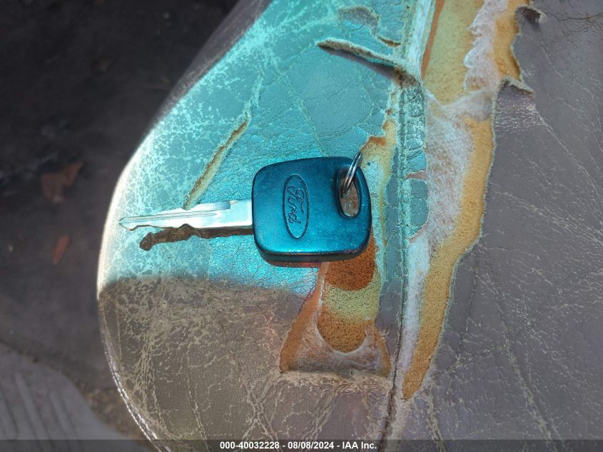 1999 Ford F150 VIN: 1FTRX08L4XKB06824 Lot: 40032228