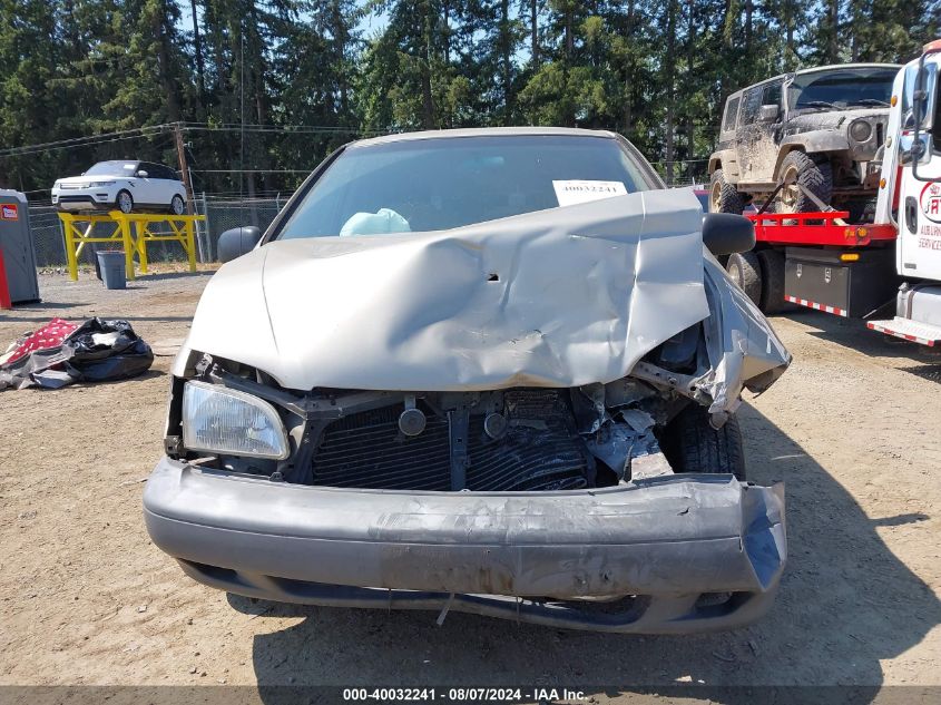 2000 Toyota Sienna Ce VIN: 4T3GF19C4YU306559 Lot: 40032241