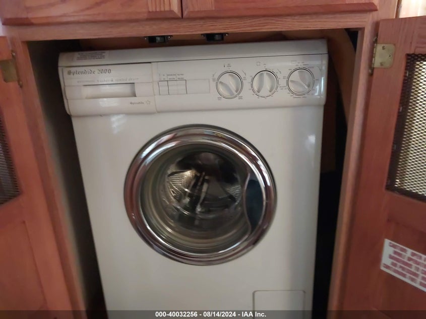 2002 Monaco Diplomat 40Dst VIN: 1RF22464722020279 Lot: 40032256