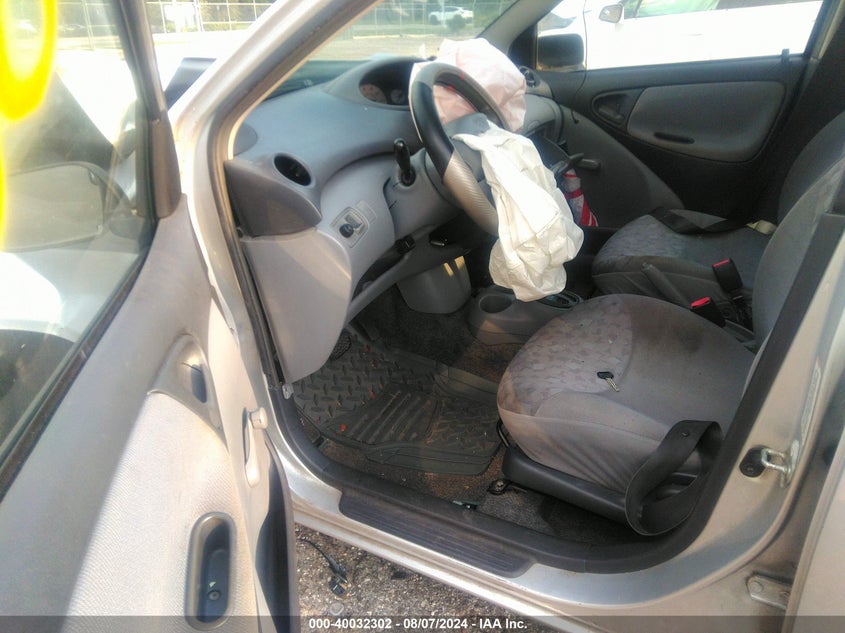 2001 Toyota Echo VIN: JTDBT123310192335 Lot: 40032302