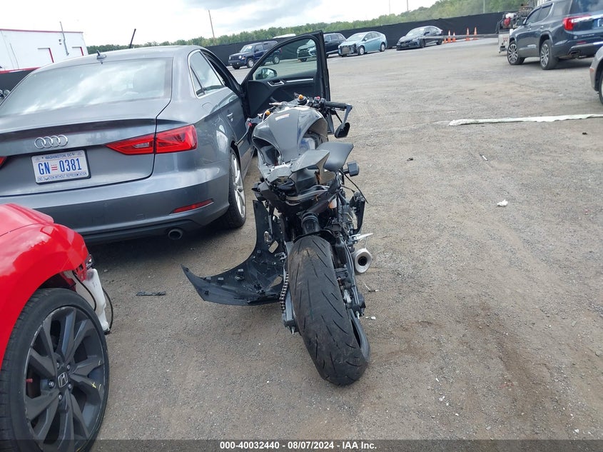 VIN JYARM38E3RA012062 2024 YAMAHA YZFR7