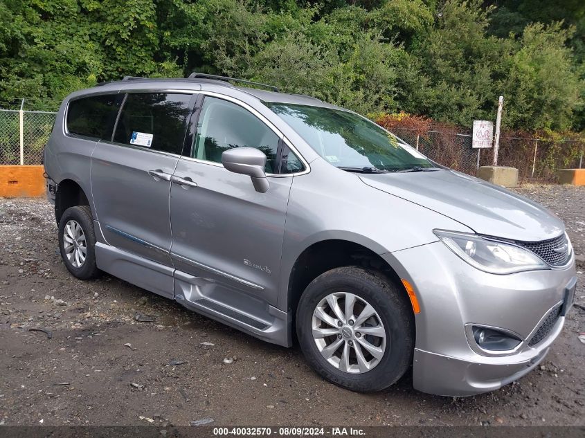 2017 Chrysler Pacifica Touring-L VIN: 2C4RC1BG2HR613771 Lot: 40032570