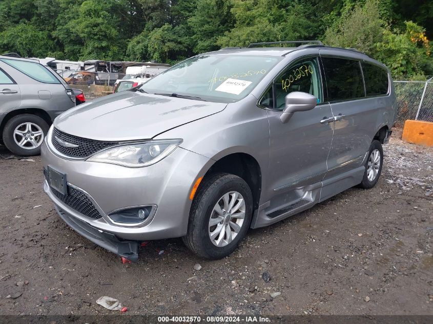 2017 Chrysler Pacifica Touring-L VIN: 2C4RC1BG2HR613771 Lot: 40032570