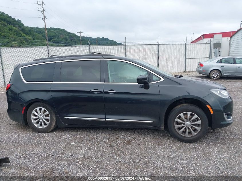 2017 Chrysler Pacifica Touring-L VIN: 2C4RC1BG7HR795211 Lot: 40032615