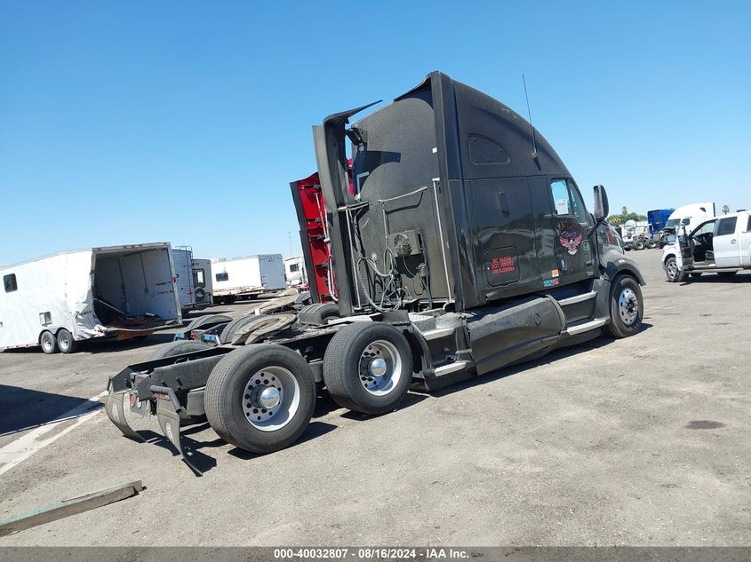 2011 KENWORTH CONSTRUCTION auction photo 4
